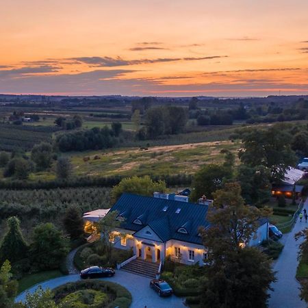 Bed and Breakfast Dwor Na Wichrowym Wzgorzu Przybyslawice Екстер'єр фото