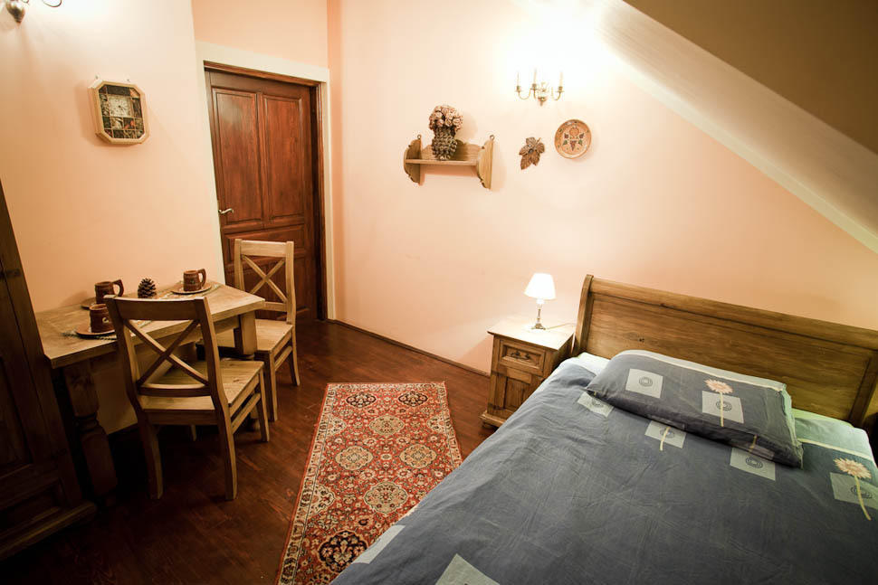 Bed and Breakfast Dwor Na Wichrowym Wzgorzu Przybyslawice Номер фото