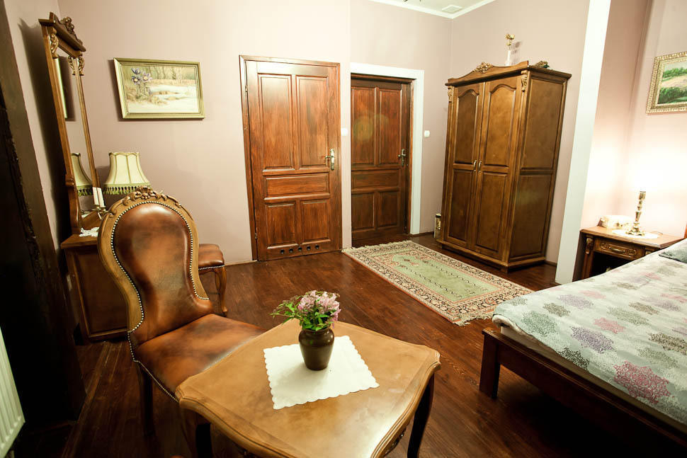 Bed and Breakfast Dwor Na Wichrowym Wzgorzu Przybyslawice Номер фото