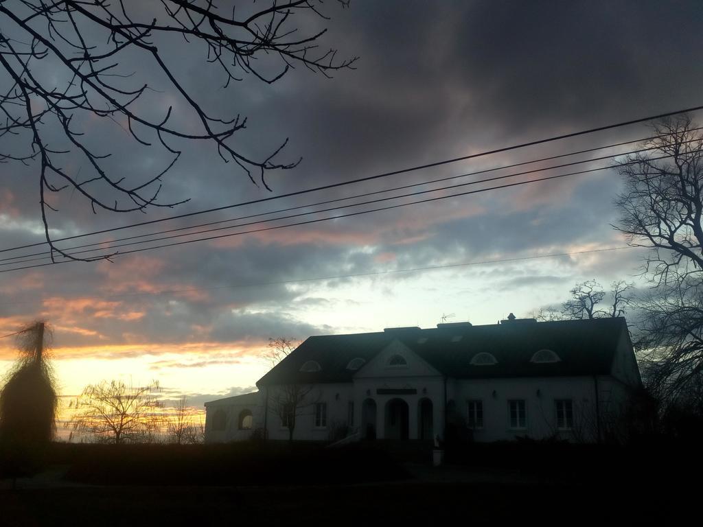 Bed and Breakfast Dwor Na Wichrowym Wzgorzu Przybyslawice Екстер'єр фото