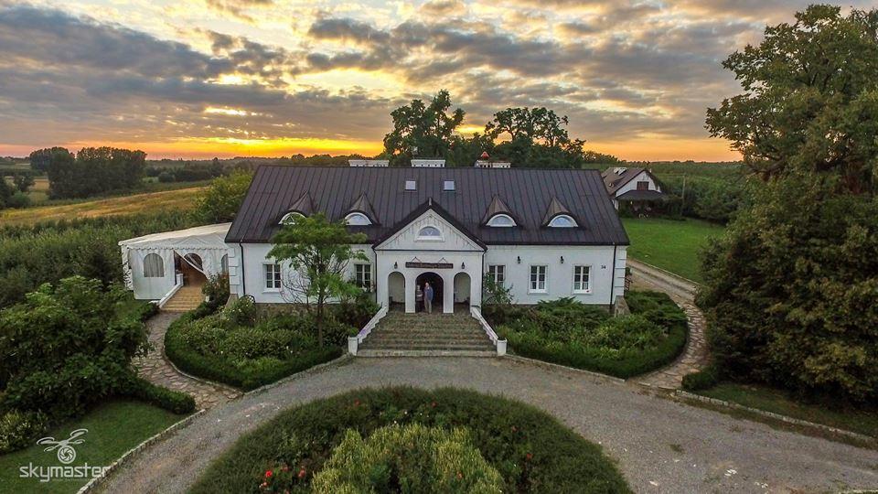 Bed and Breakfast Dwor Na Wichrowym Wzgorzu Przybyslawice Екстер'єр фото