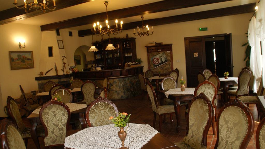 Bed and Breakfast Dwor Na Wichrowym Wzgorzu Przybyslawice Екстер'єр фото