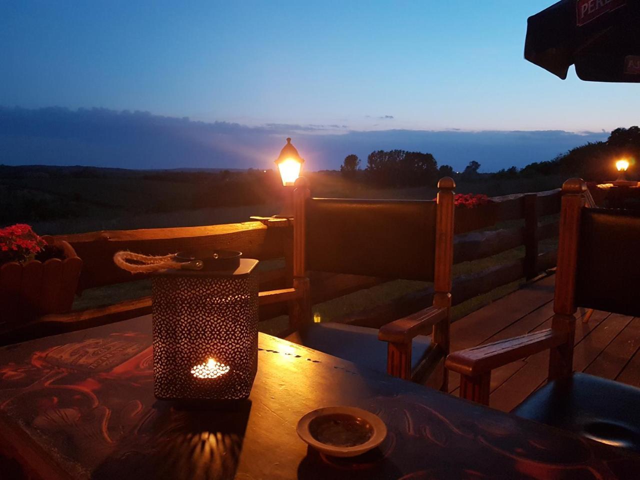 Bed and Breakfast Dwor Na Wichrowym Wzgorzu Przybyslawice Екстер'єр фото