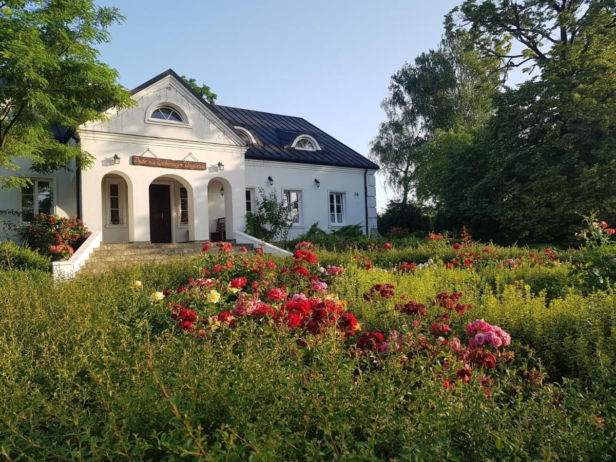 Bed and Breakfast Dwor Na Wichrowym Wzgorzu Przybyslawice Екстер'єр фото